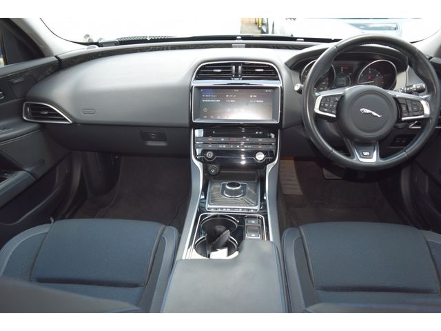 JAGUAR JAGUAR XEseries 2016