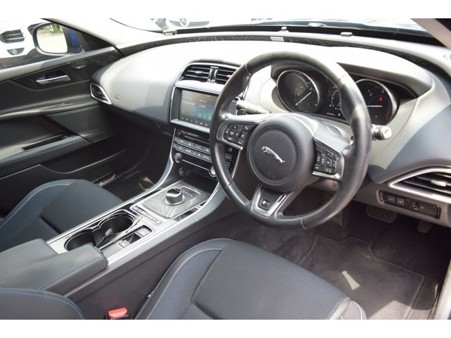 JAGUAR JAGUAR XEseries 2016