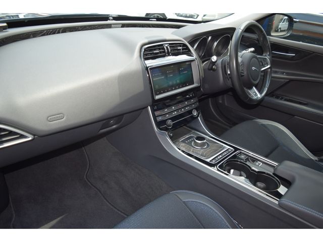 JAGUAR JAGUAR XEseries 2016