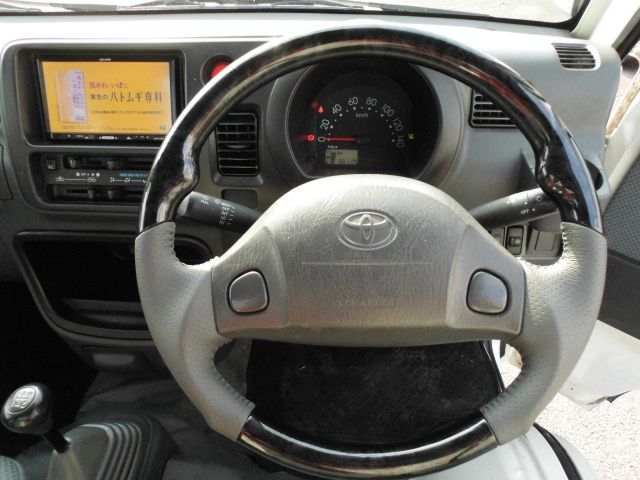 TOYOTA PIXIS truck 2014