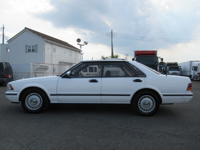 NISSAN CEDRIC sedan 1989