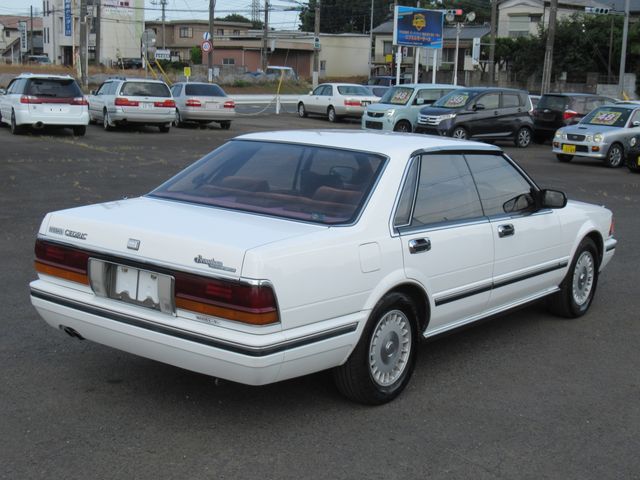 NISSAN CEDRIC sedan 1989