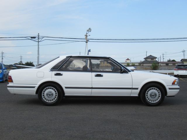 NISSAN CEDRIC sedan 1989