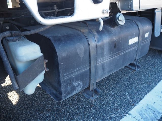 MITSUBISHI CANTER 2011