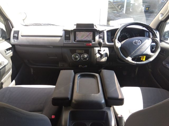 TOYOTA HIACE van 2WD 2011