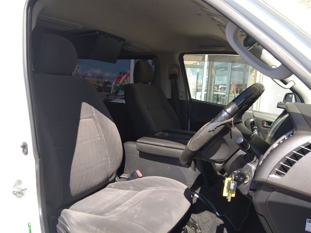 TOYOTA HIACE van 2WD 2011