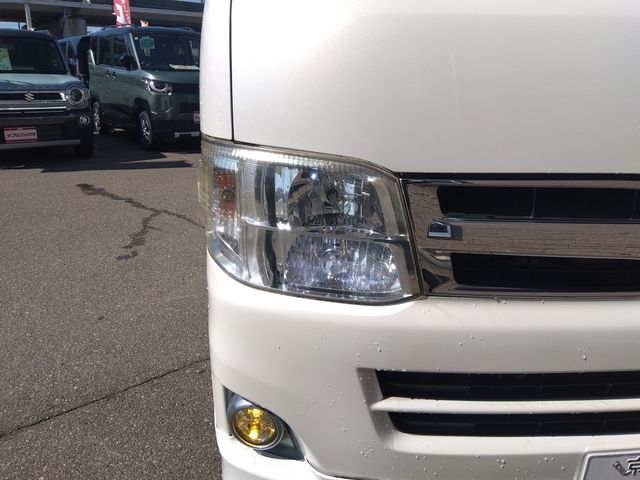 TOYOTA HIACE van 2WD 2011