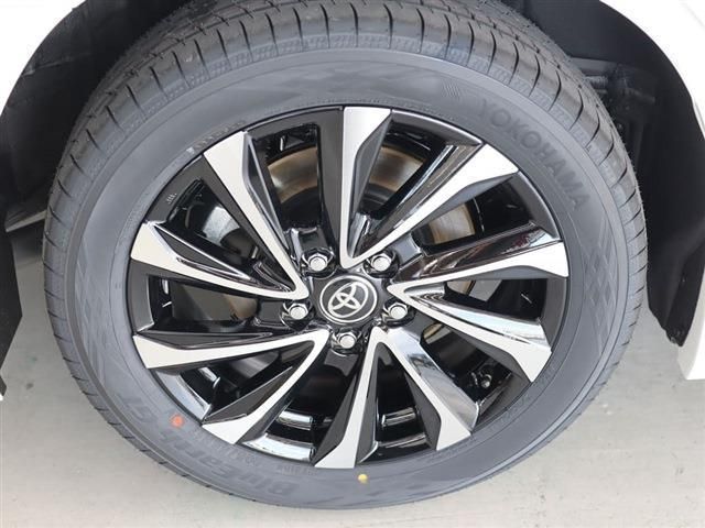 TOYOTA NOAH HYBRID 2024