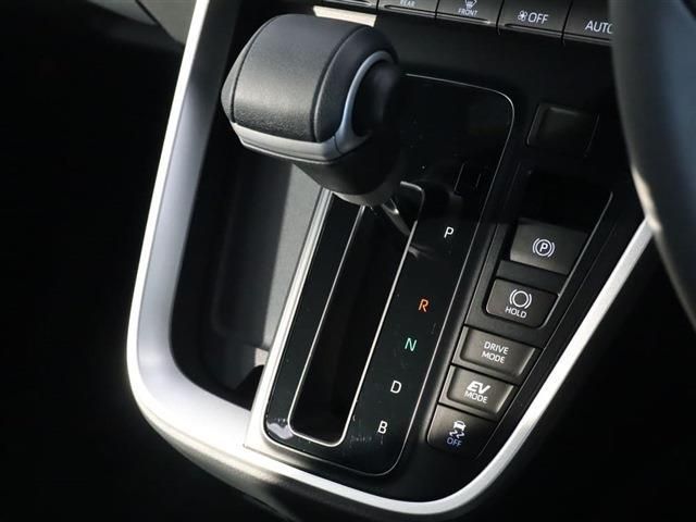 TOYOTA NOAH HYBRID 2024