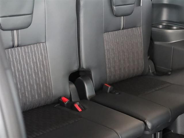 TOYOTA NOAH HYBRID 2024