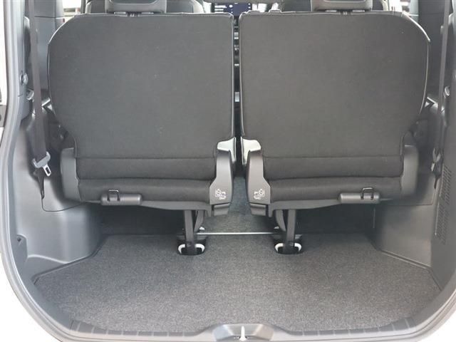 TOYOTA NOAH HYBRID 2024