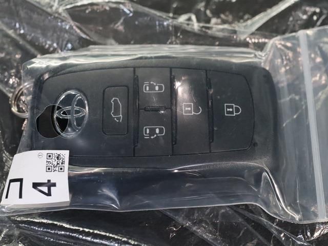 TOYOTA NOAH HYBRID 2024