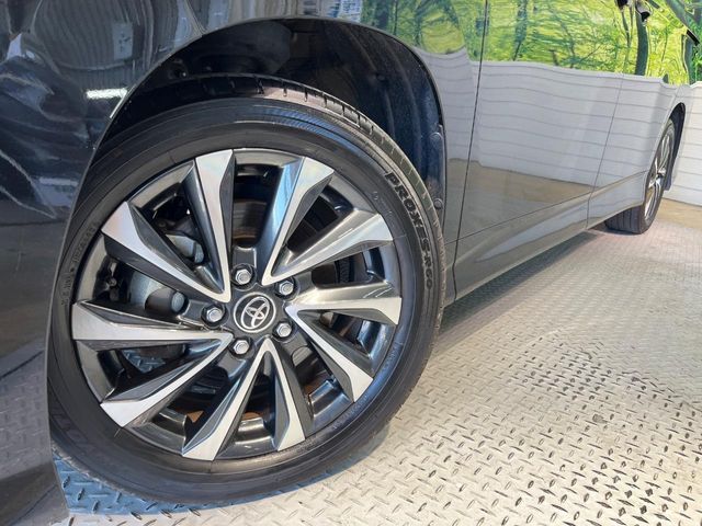 TOYOTA VOXY HYBRID 2024