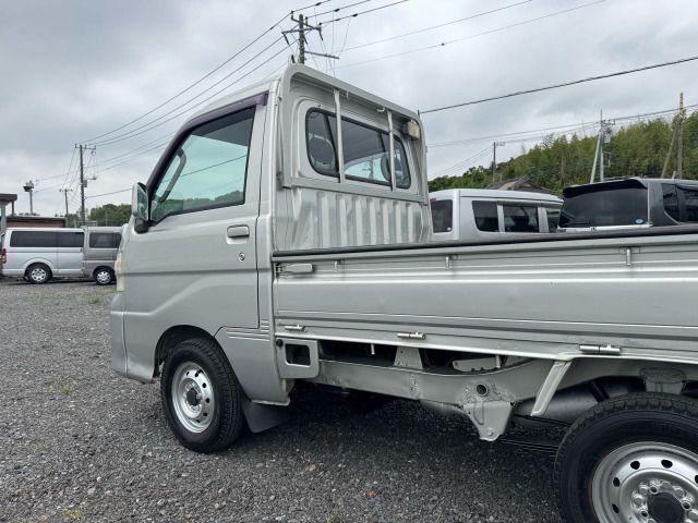 DAIHATSU HIJET truck 4WD 2005