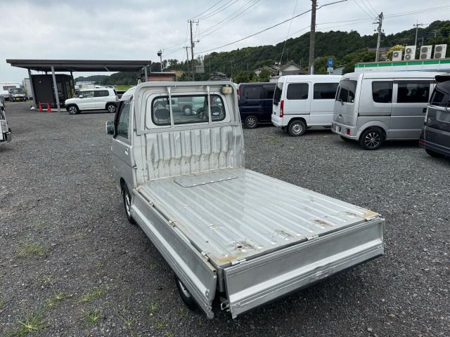 DAIHATSU HIJET truck 4WD 2005
