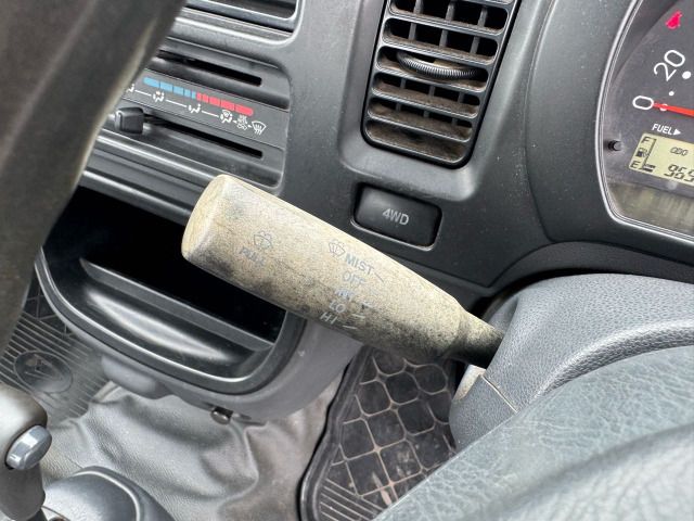 DAIHATSU HIJET truck 4WD 2005