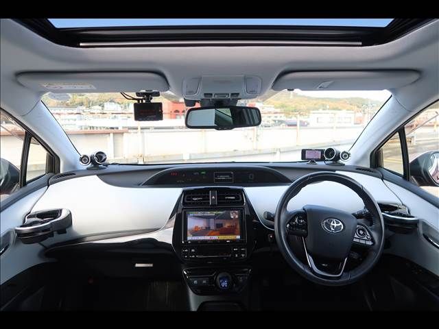 TOYOTA PRIUS 4WD 2020