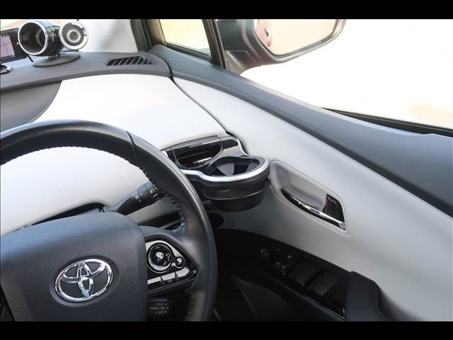 TOYOTA PRIUS 4WD 2020