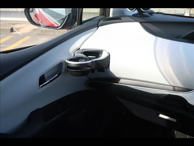 TOYOTA PRIUS 4WD 2020