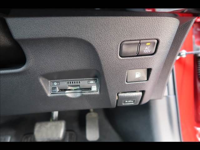 TOYOTA PRIUS 4WD 2020