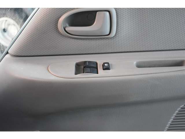 MAZDA TITAN DUSH 2006