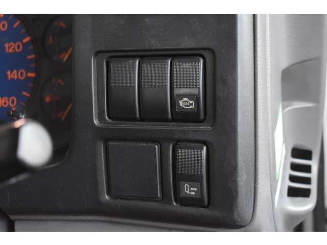 MAZDA TITAN DUSH 2006