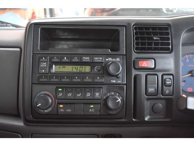 MAZDA TITAN DUSH 2006