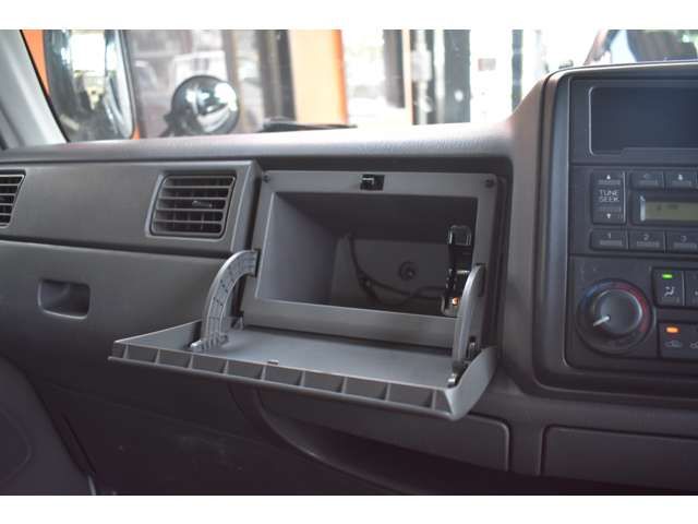 MAZDA TITAN DUSH 2006