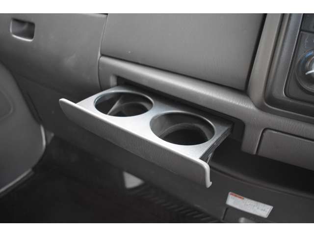 MAZDA TITAN DUSH 2006