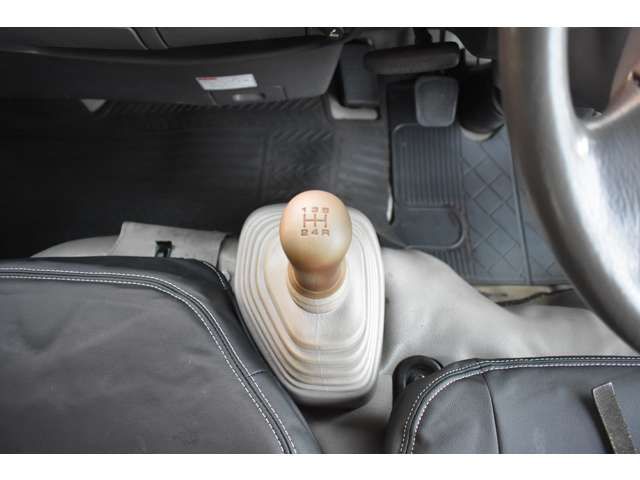 MAZDA TITAN DUSH 2006