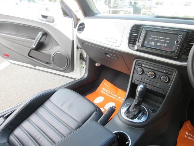 VOLKSWAGEN VOLKSWAGEN The BEETLE 2015