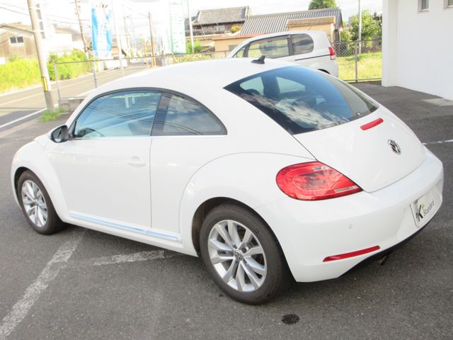 VOLKSWAGEN VOLKSWAGEN The BEETLE 2015