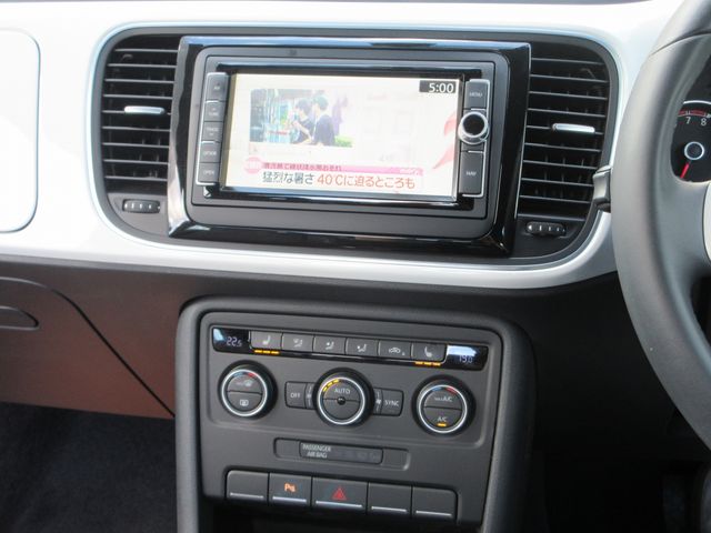 VOLKSWAGEN VOLKSWAGEN The BEETLE 2015