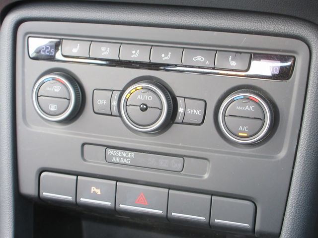 VOLKSWAGEN VOLKSWAGEN The BEETLE 2015