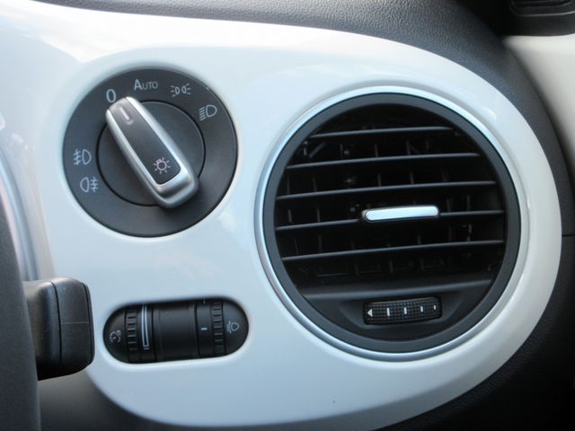 VOLKSWAGEN VOLKSWAGEN The BEETLE 2015