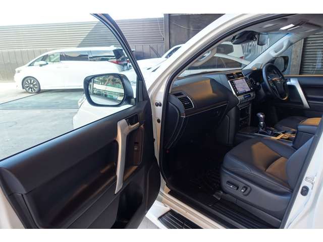 TOYOTA LANDCRUISER PRADO 2023