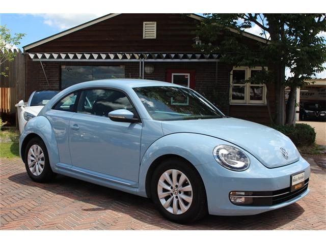 VOLKSWAGEN VOLKSWAGEN The BEETLE 2013