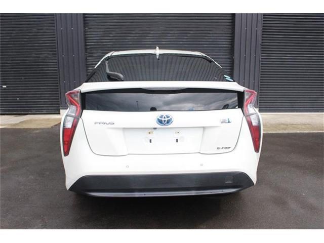 TOYOTA PRIUS 4WD 2018