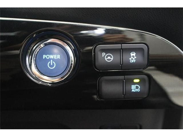 TOYOTA PRIUS 4WD 2018