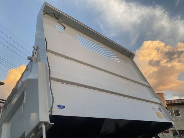 MITSUBISHI CANTER 2016