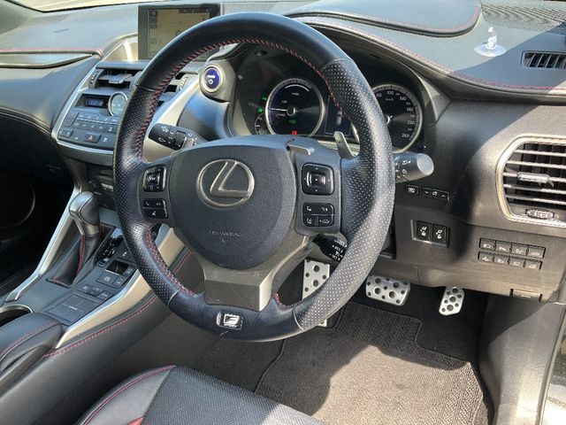 TOYOTA LEXUS NX300h AWD 2016