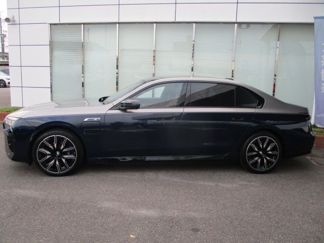 BMW BMW i7 2024
