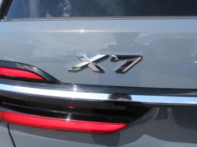 BMW BMW X7 2025