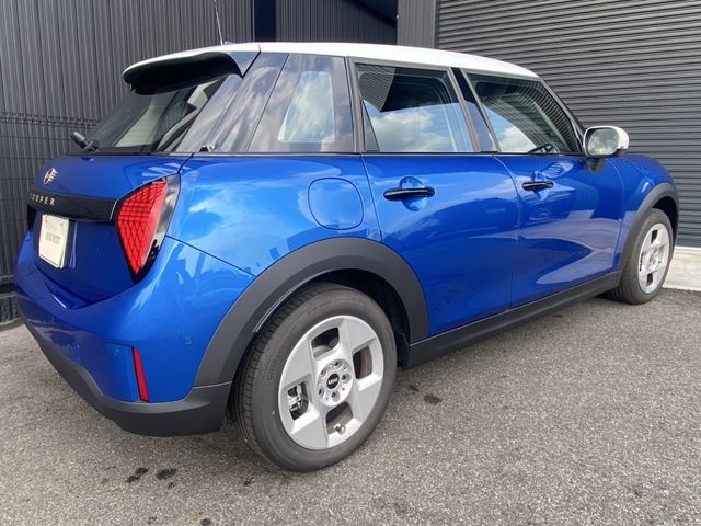 BMW MINI COOPER 5DOOR 2024