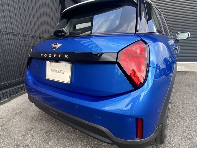 BMW MINI COOPER 5DOOR 2024