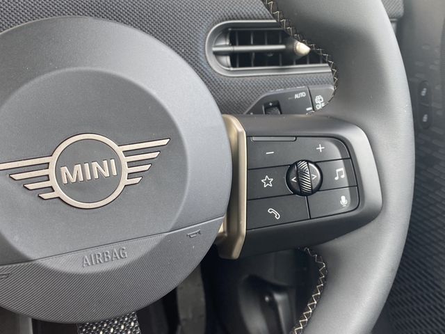 BMW MINI COOPER 5DOOR 2024