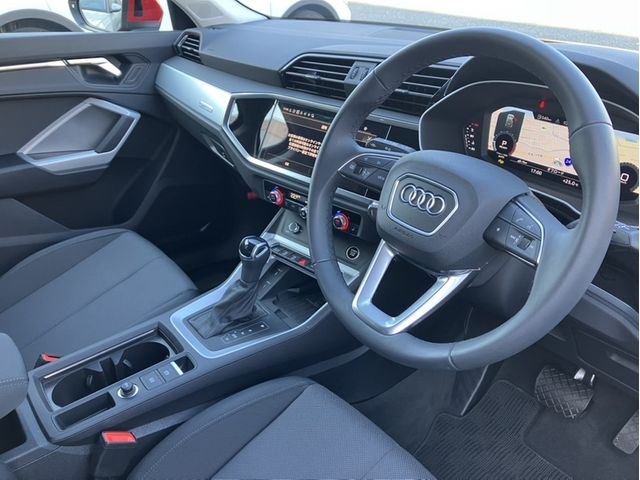 AUDI AUDI Q3 2024