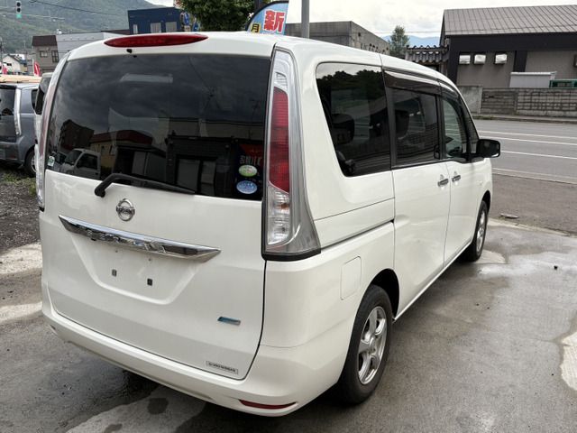 NISSAN SERENA  WG 4WD 2012