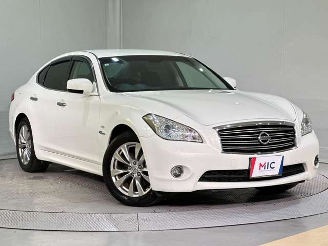 NISSAN FUGA HYBRID 2013