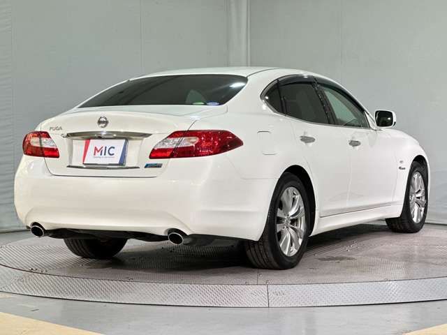 NISSAN FUGA HYBRID 2013